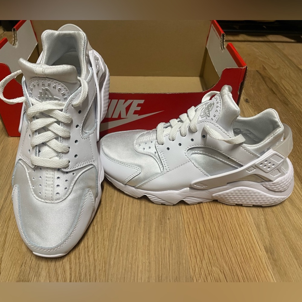 Nike Air Huarache; size 6.5